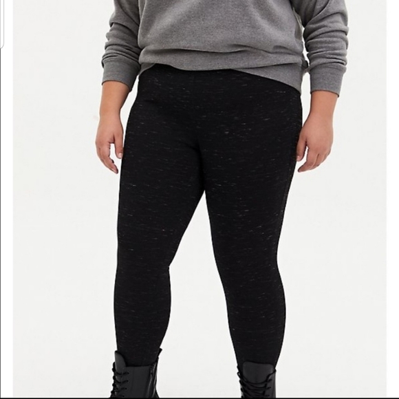torrid Pants - NWT Torrid Black Space Dye Slim Fix Pixie Pant Size 4